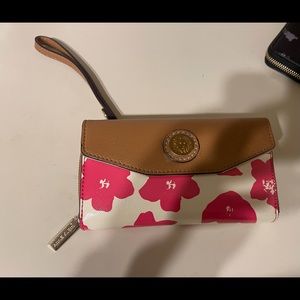 Woman wristlet purse